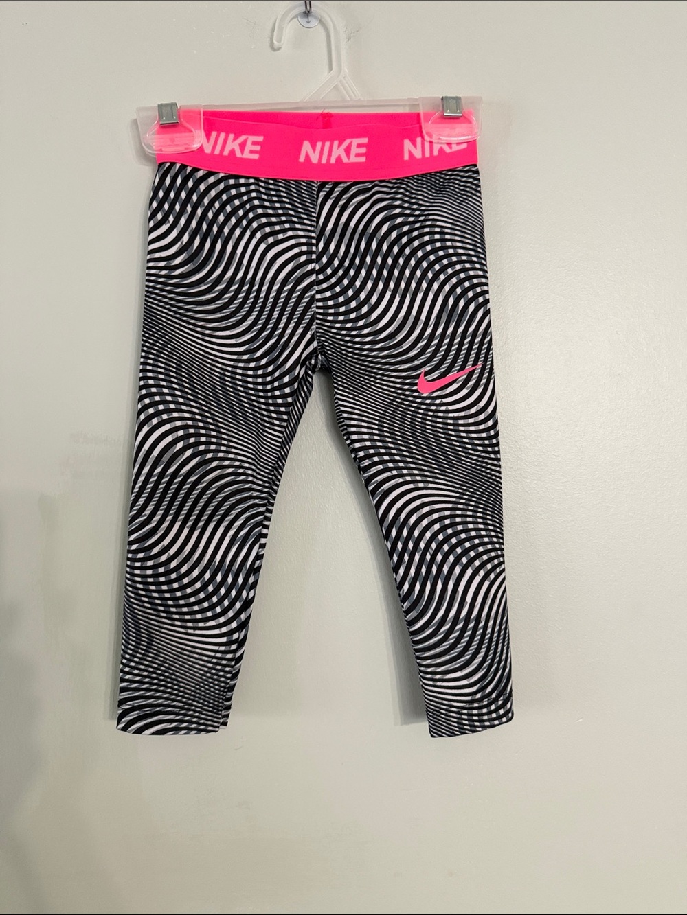 Nike Black & Pink Optical Wave Girls' Leggings